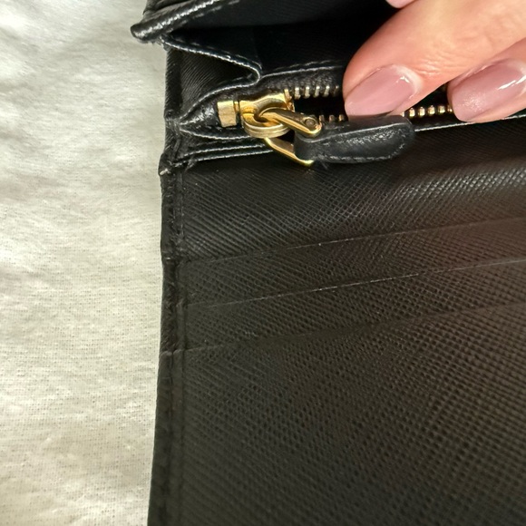 Prada Black Saffiano Fiocco Leather Bow Continental Wallet - Picture 13 of 17